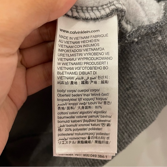 CALVIN KLEIN Grey Crewneck - Picture 6 of 10